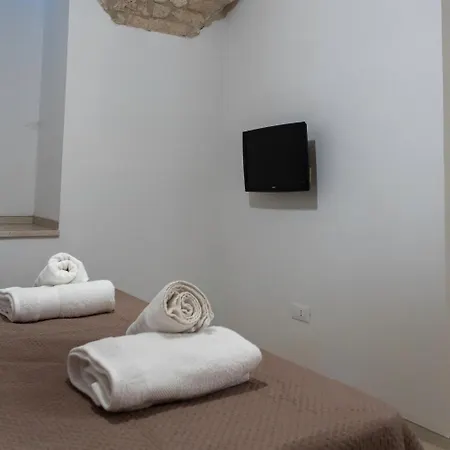 Lanucara 6 * מרטינה פרנקה